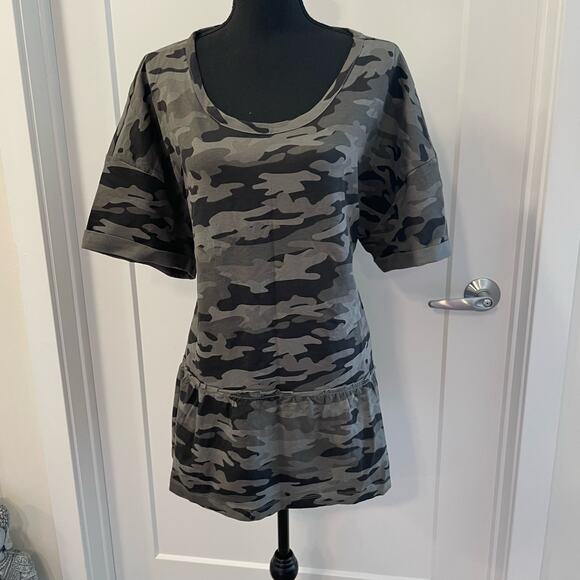 The Sweatshirt pullover siz 2X camouflage relaxed fit slight flared himline S/L - Picture 1 of 16
